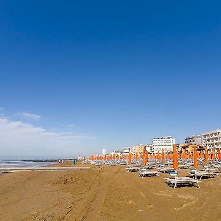 Hotel Astromare Lido di Jesolo Exterior photo