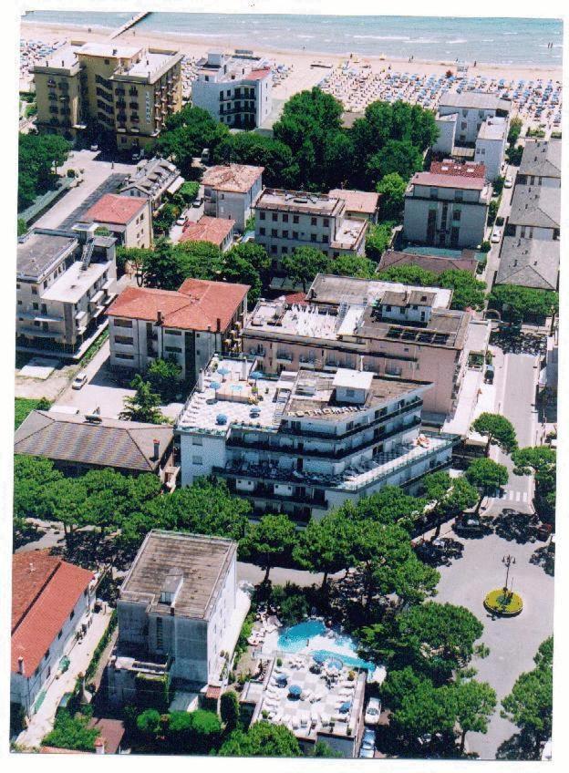 Hotel Astromare Lido di Jesolo Exterior photo